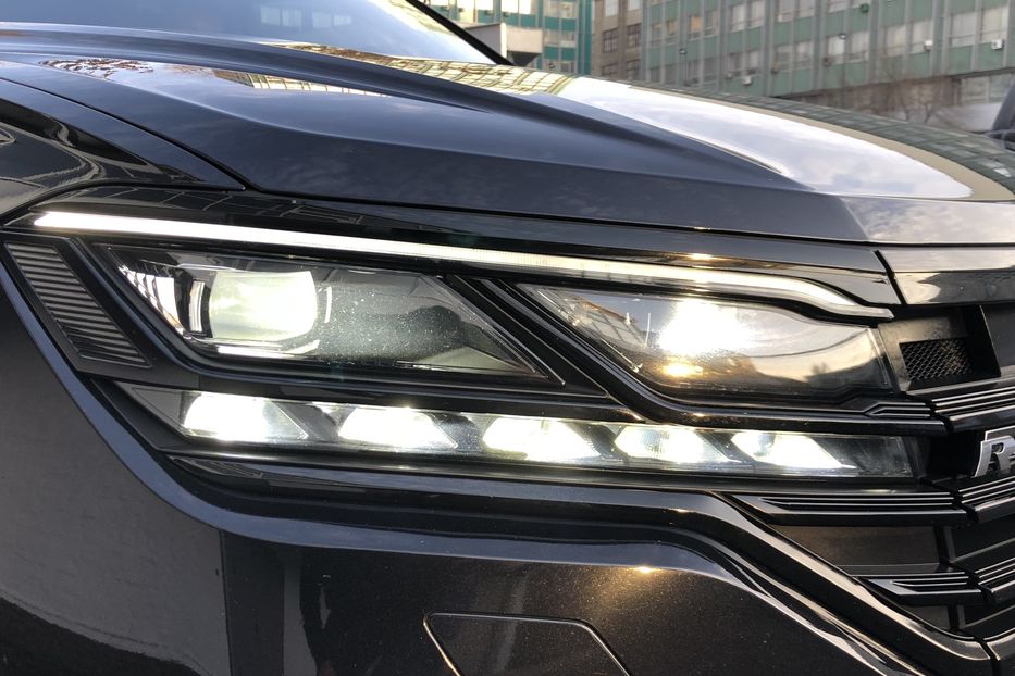 Продам Volkswagen Touareg 3.0 TFSI R-LINE Официальный 2019 года в Киеве