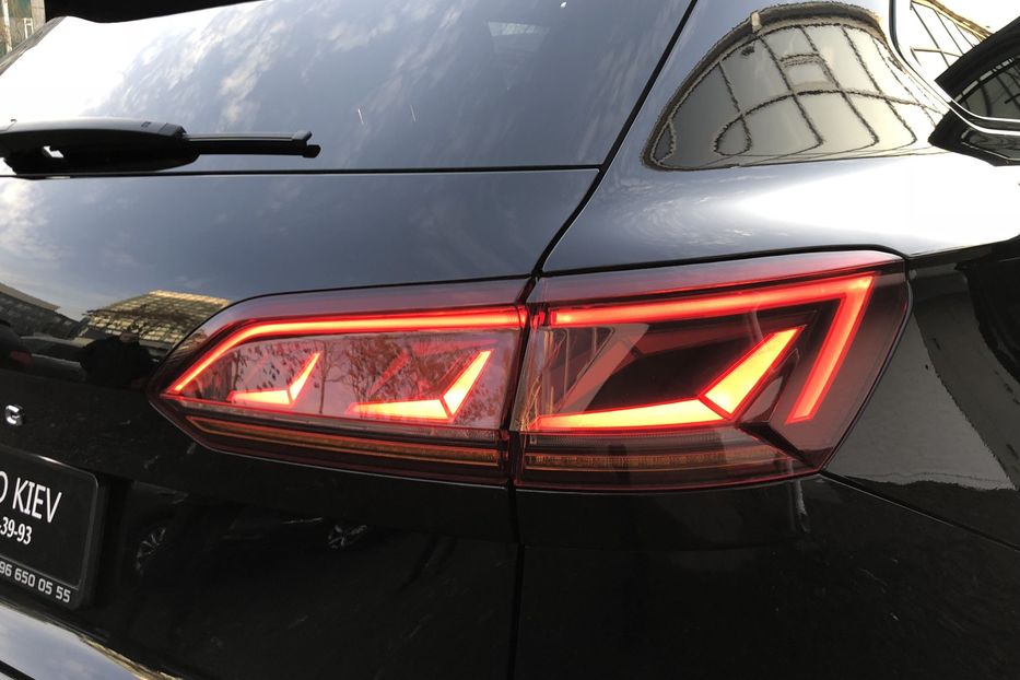Продам Volkswagen Touareg 3.0 TFSI R-LINE Официальный 2019 года в Киеве