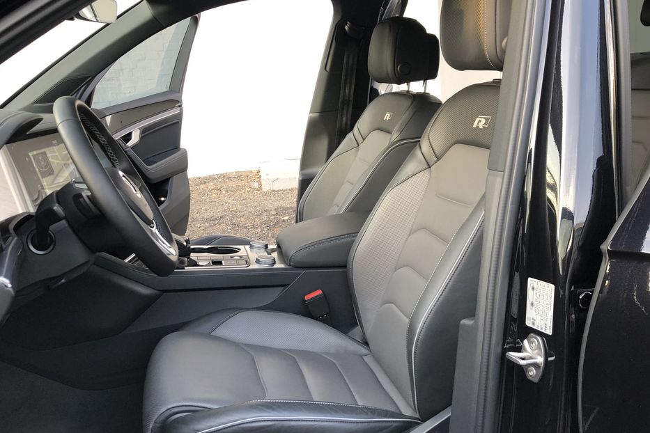 Продам Volkswagen Touareg 3.0 TFSI R-LINE Официальный 2019 года в Киеве