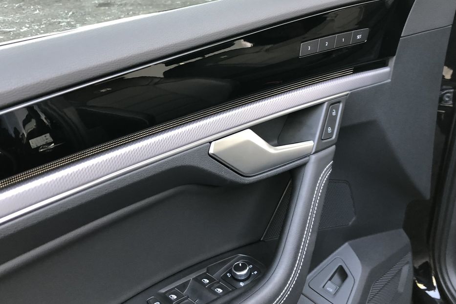 Продам Volkswagen Touareg 3.0 TFSI R-LINE Официальный 2019 года в Киеве