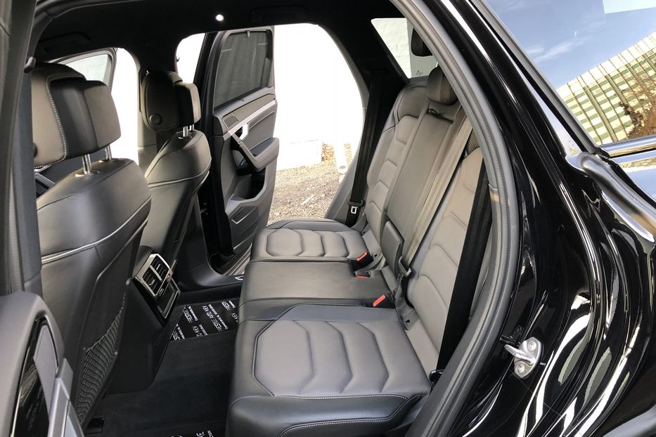 Продам Volkswagen Touareg 3.0 TFSI R-LINE Официальный 2019 года в Киеве