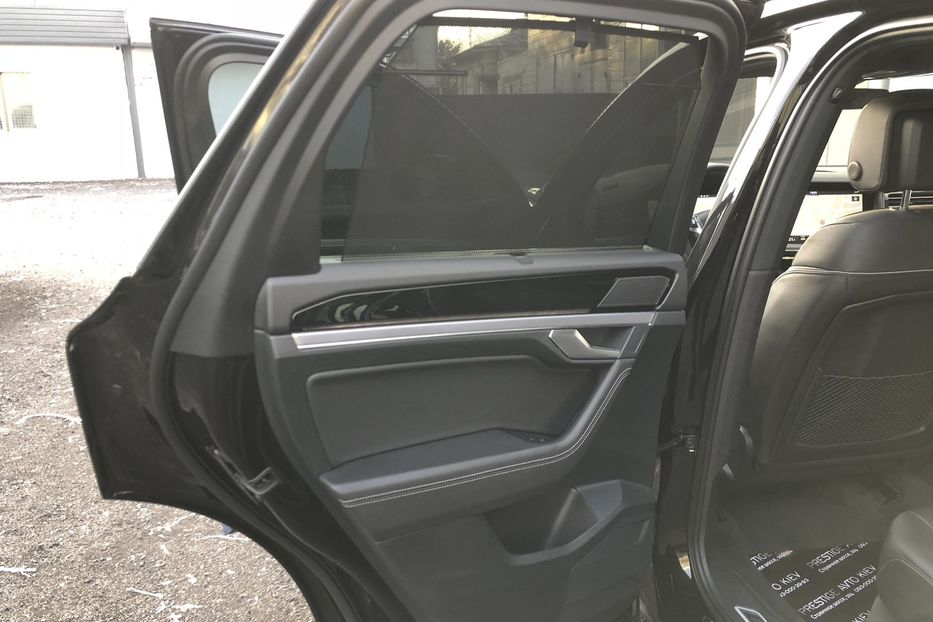 Продам Volkswagen Touareg 3.0 TFSI R-LINE Официальный 2019 года в Киеве