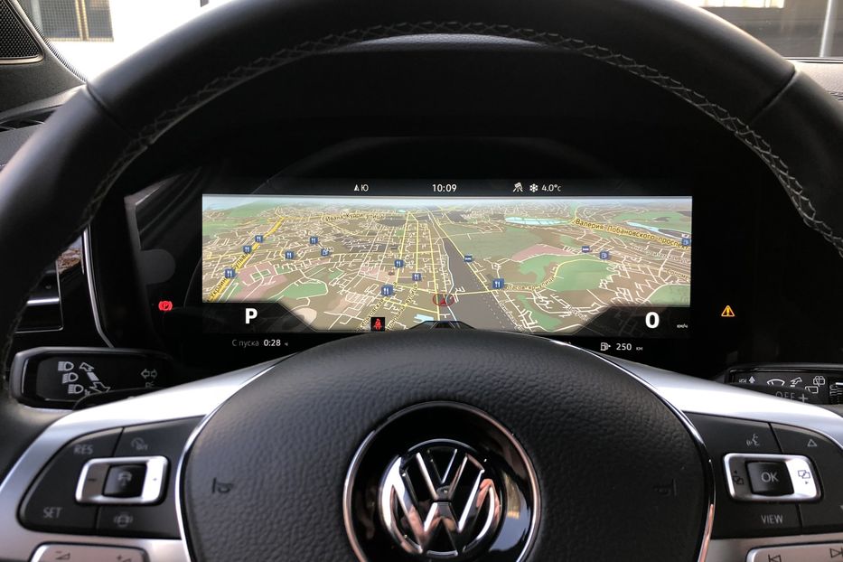 Продам Volkswagen Touareg 3.0 TFSI R-LINE Официальный 2019 года в Киеве