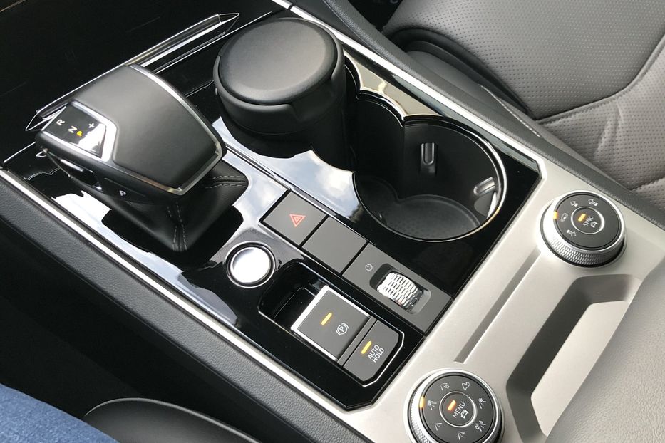 Продам Volkswagen Touareg 3.0 TFSI R-LINE Официальный 2019 года в Киеве