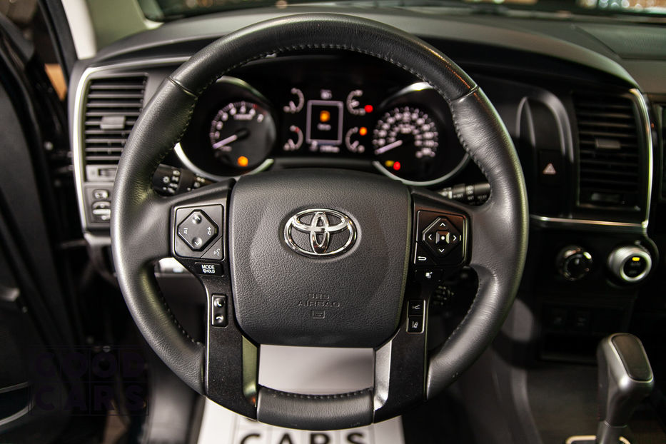 Продам Toyota Sequoia TRD Sport 2018 года в Одессе