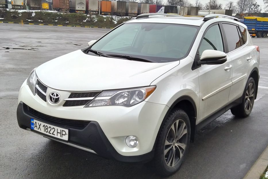 Продам Toyota Rav 4 Limited 2015 года в Харькове