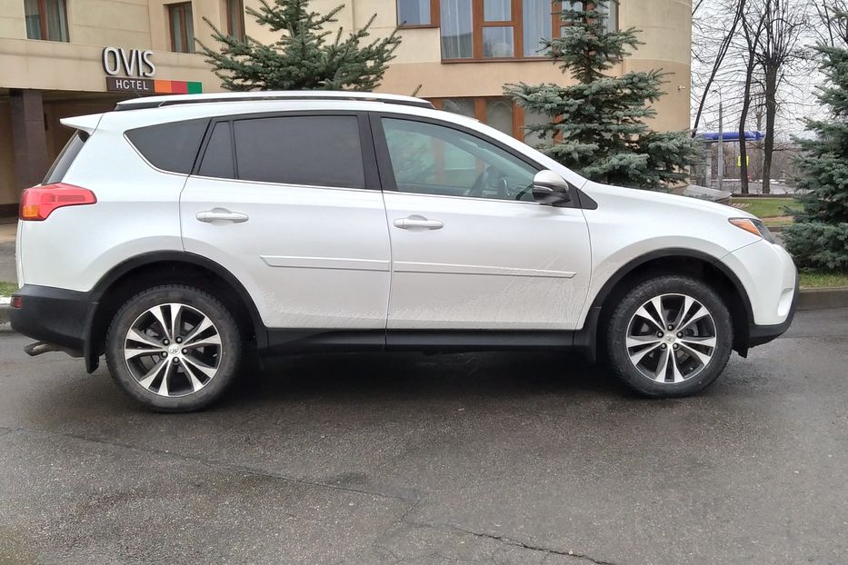 Продам Toyota Rav 4 Limited 2015 года в Харькове