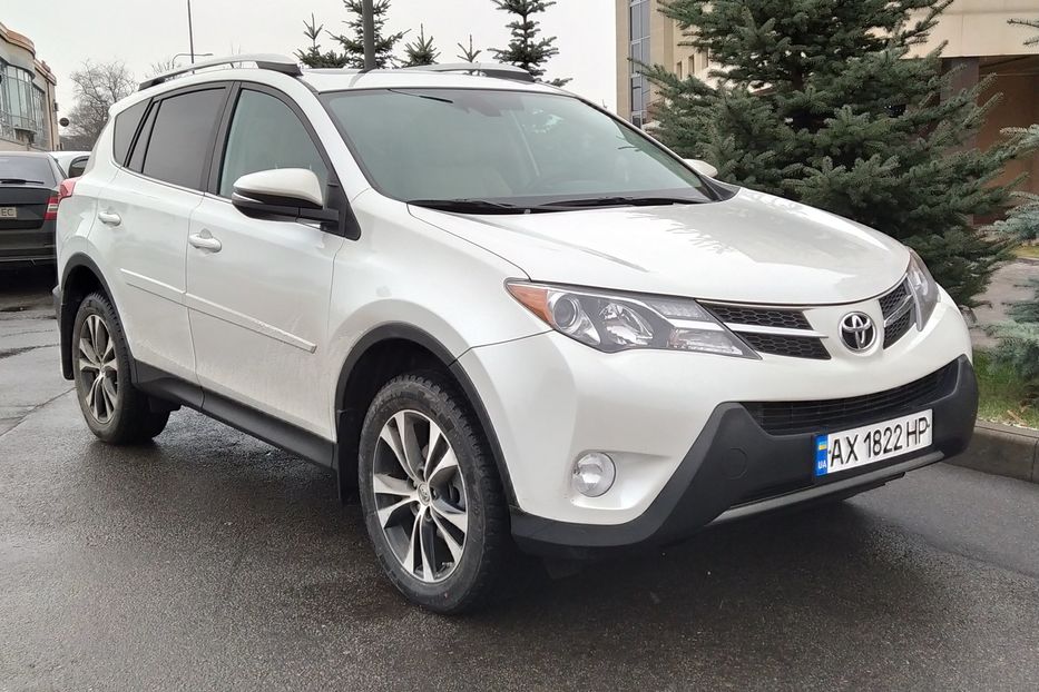 Продам Toyota Rav 4 Limited 2015 года в Харькове