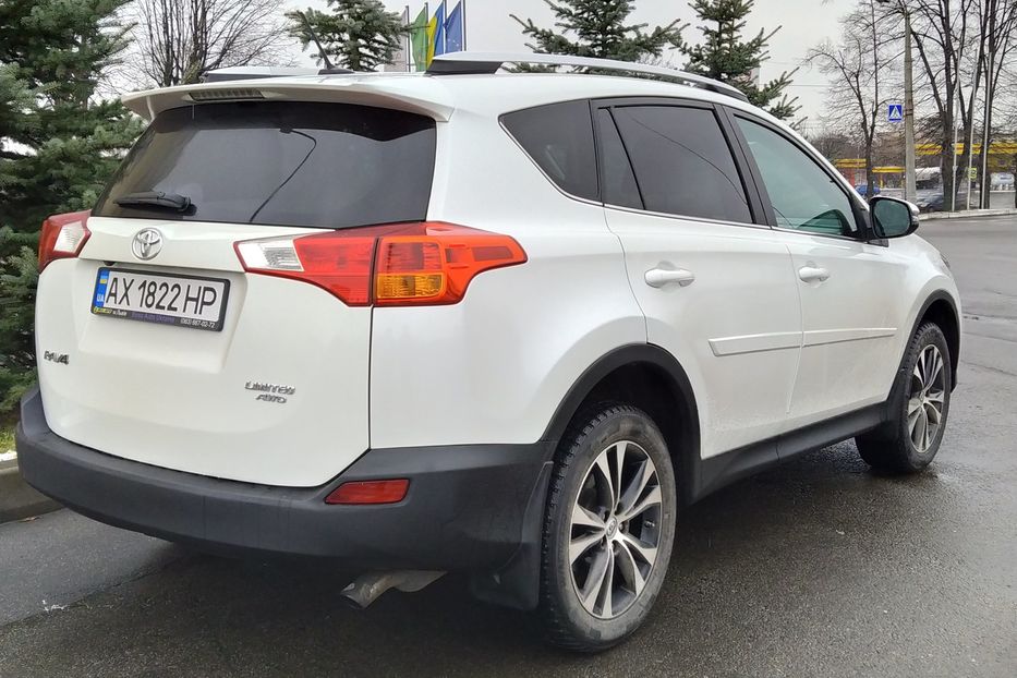 Продам Toyota Rav 4 Limited 2015 года в Харькове