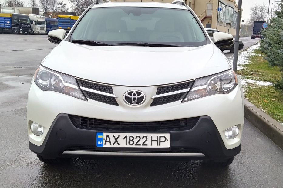 Продам Toyota Rav 4 Limited 2015 года в Харькове