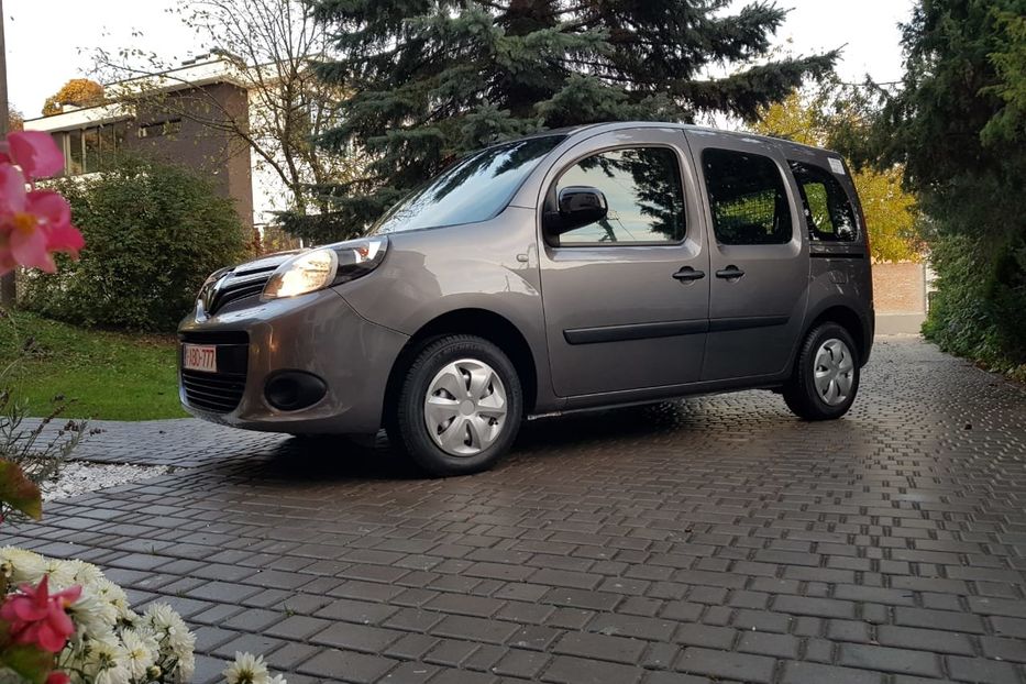 Продам Renault Kangoo пасс. 2015 года в Львове