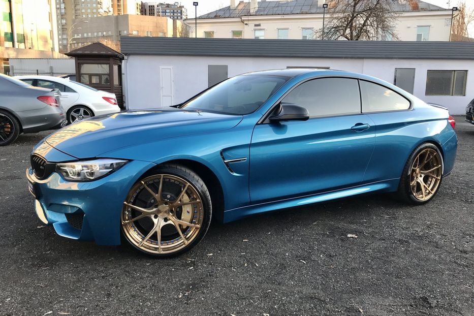 Продам BMW M4 Официальный 2016 года в Киеве