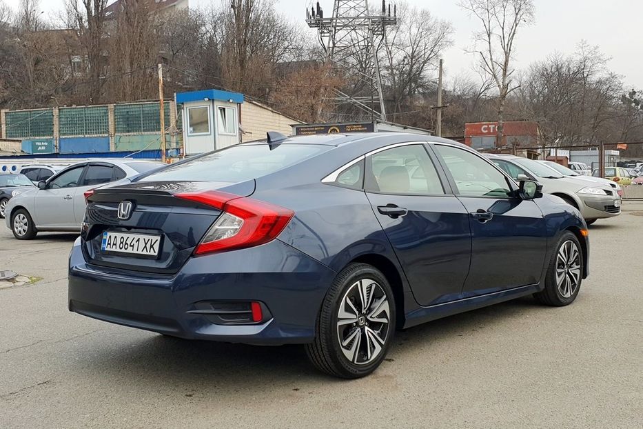 Продам Honda Civic EX-Turbo 2018 года в Киеве