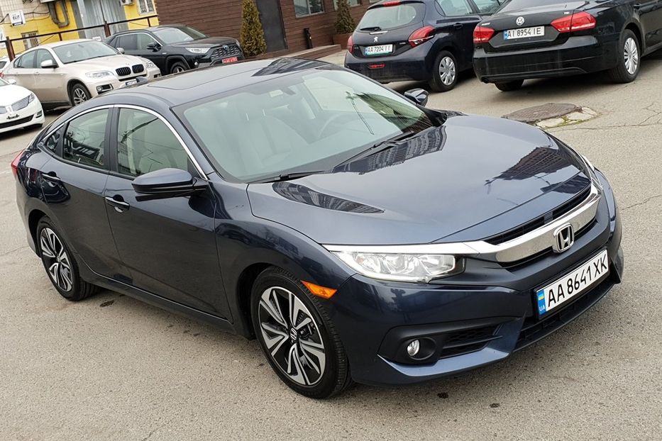 Продам Honda Civic EX-Turbo 2018 года в Киеве