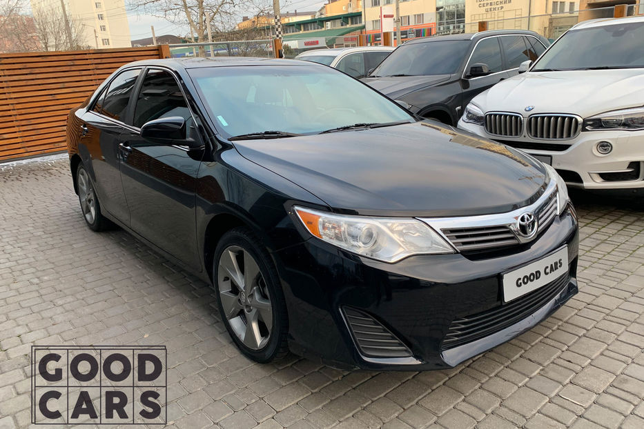 Продам Toyota Camry v50 2014 года в Одессе