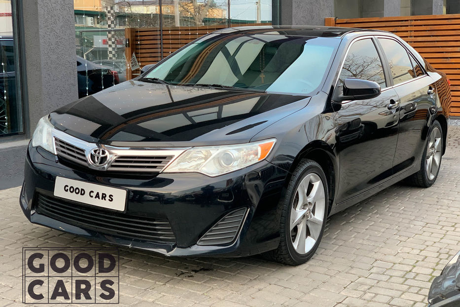 Продам Toyota Camry v50 2014 года в Одессе