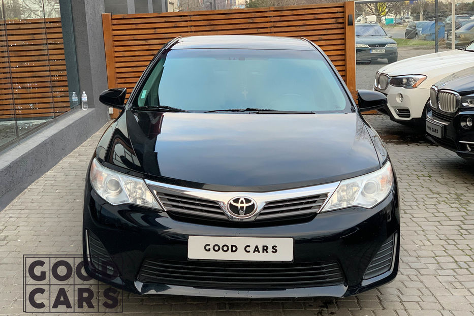 Продам Toyota Camry v50 2014 года в Одессе