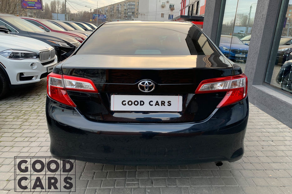 Продам Toyota Camry v50 2014 года в Одессе