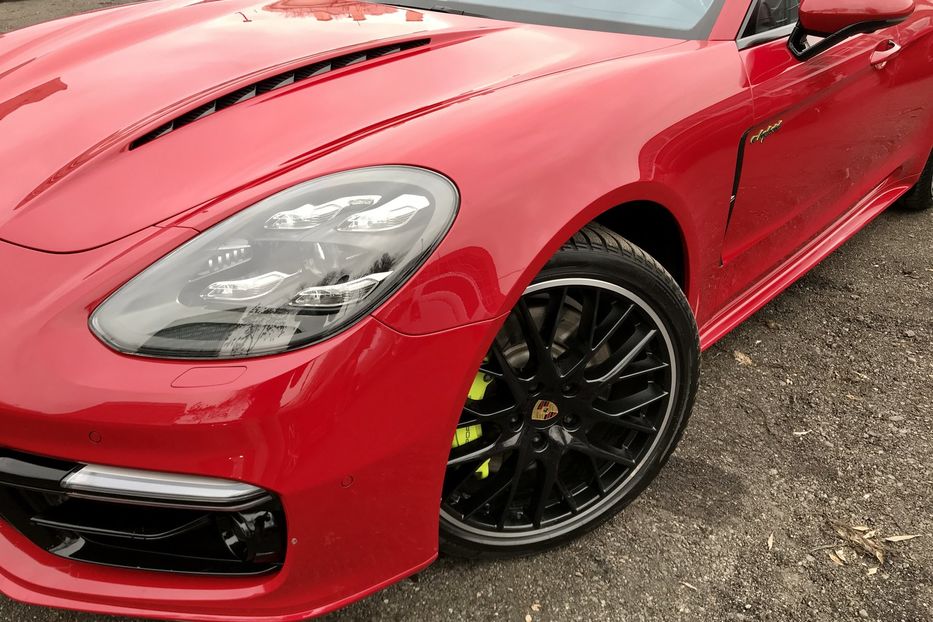 Продам Porsche Panamera 4 E-Hybrid Официальный 2017 года в Киеве