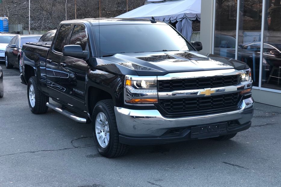 Продам Chevrolet Silverado 4.3 2017 года в Киеве