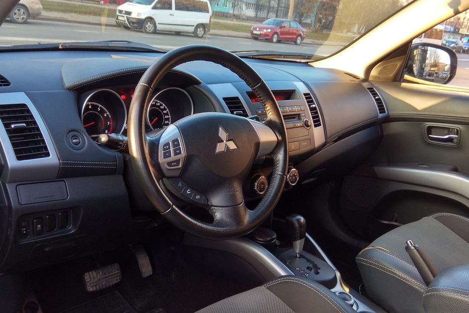 Продам Mitsubishi Outlander XL Официальный 2012 года в Николаеве