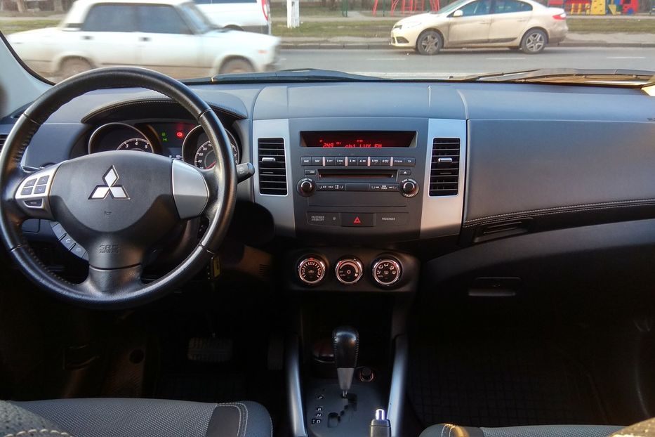 Продам Mitsubishi Outlander XL Официальный 2012 года в Николаеве