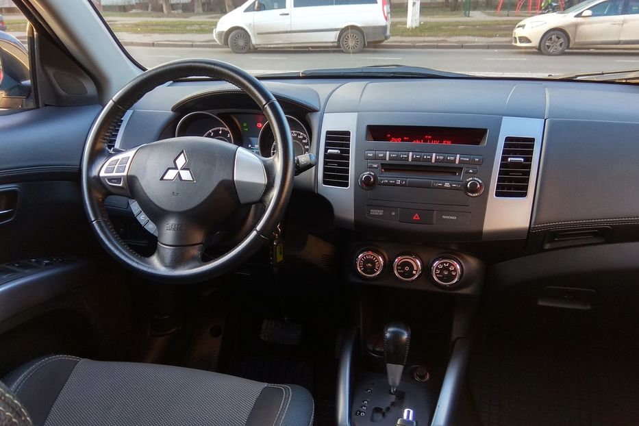 Продам Mitsubishi Outlander XL Официальный 2012 года в Николаеве