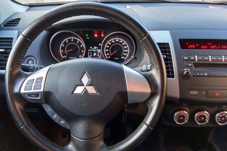 Продам Mitsubishi Outlander XL Официальный 2012 года в Николаеве