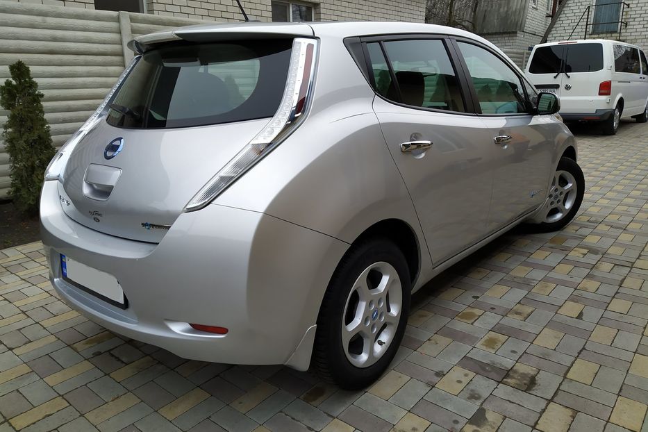 Продам Nissan Leaf SV 2013 года в Харькове