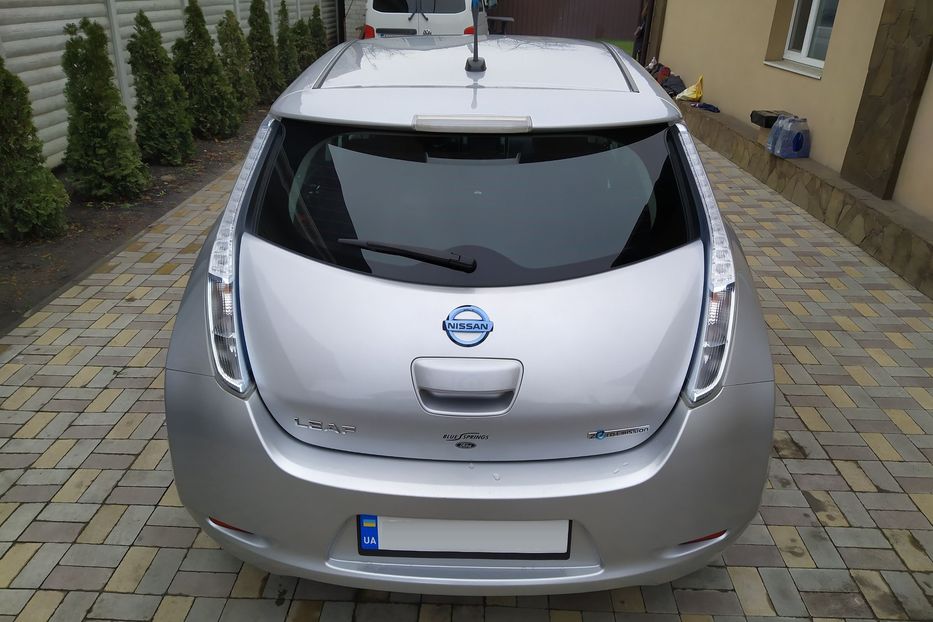 Продам Nissan Leaf SV 2013 года в Харькове