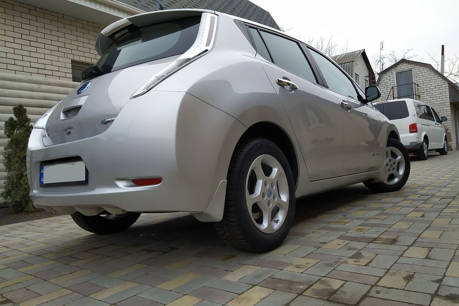 Продам Nissan Leaf SV 2013 года в Харькове