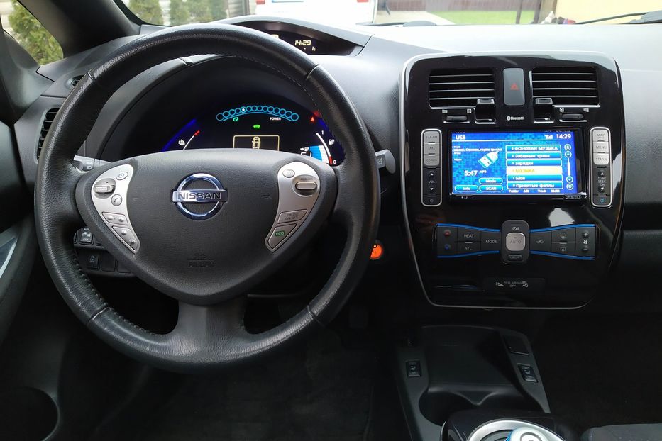 Продам Nissan Leaf SV 2013 года в Харькове