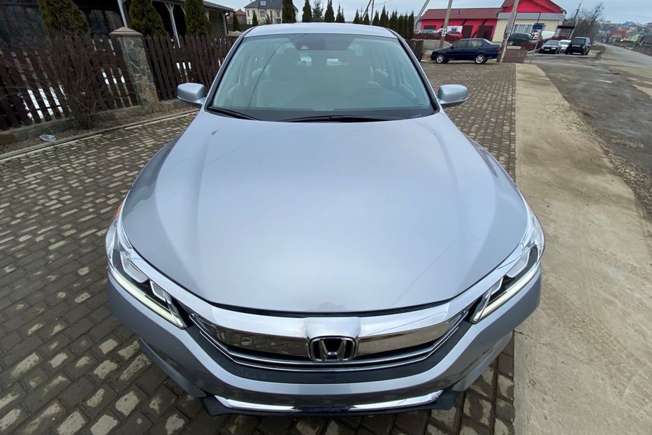 Продам Honda Accord EX 2017 года в Черновцах