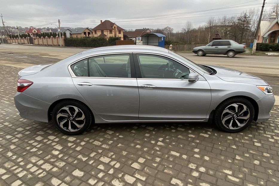 Продам Honda Accord EX 2017 года в Черновцах