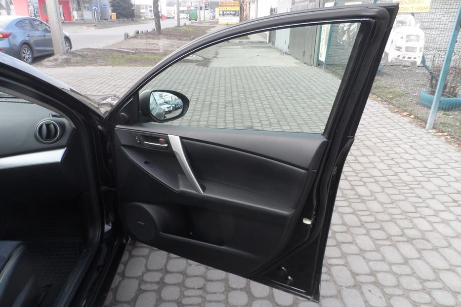 Продам Mazda 3 2013 года в Днепре