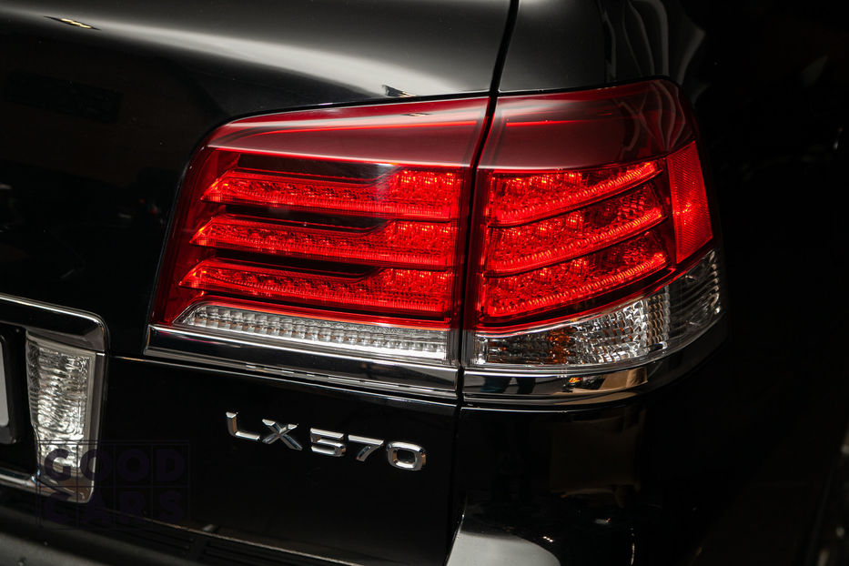Продам Lexus LX 570 AWD Luxury + 2013 года в Одессе