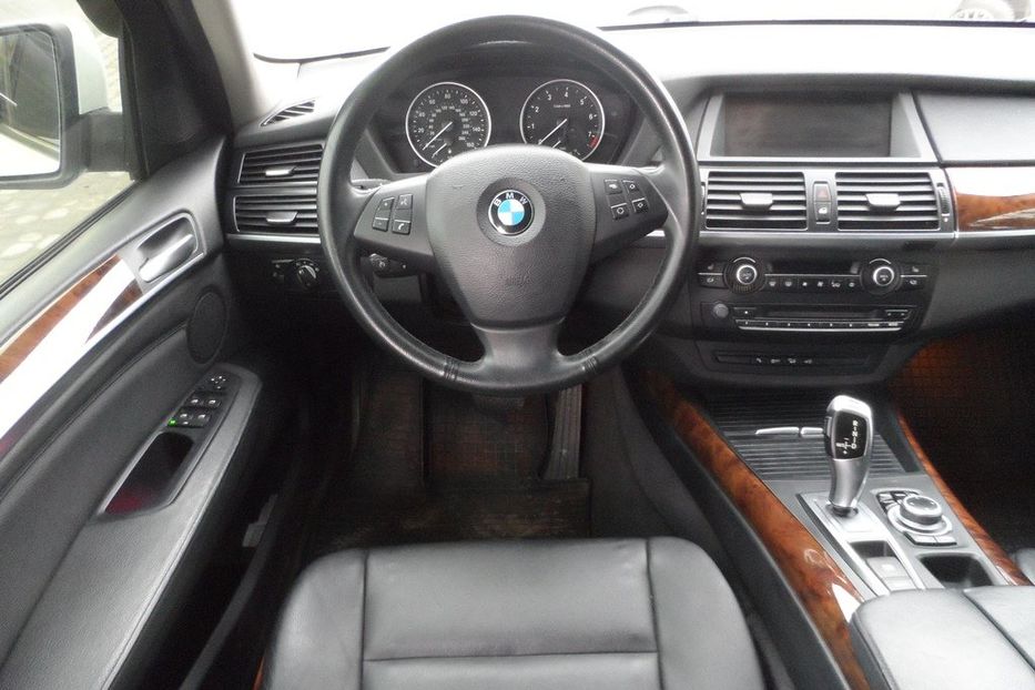 Продам BMW X5 2012 года в Днепре