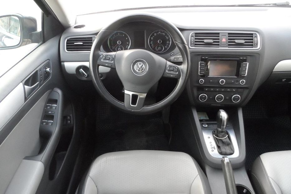 Продам Volkswagen Jetta 2013 года в Днепре