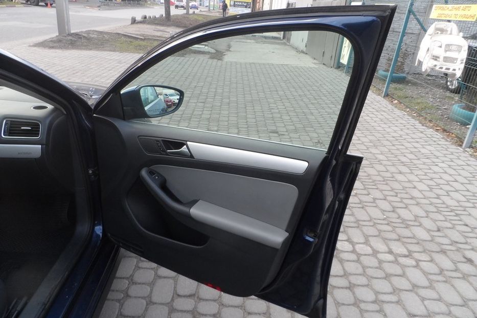 Продам Volkswagen Jetta 2013 года в Днепре