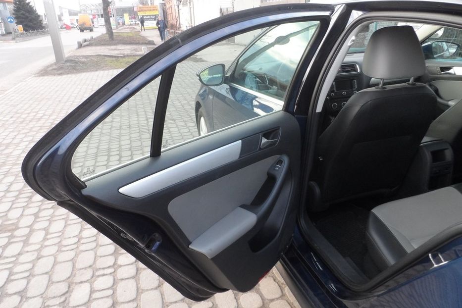 Продам Volkswagen Jetta 2013 года в Днепре