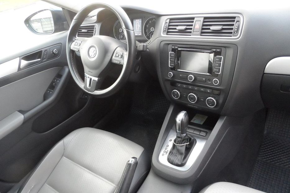 Продам Volkswagen Jetta 2013 года в Днепре