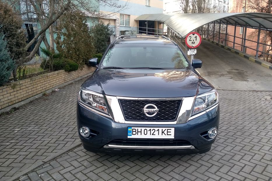 Продам Nissan Pathfinder PLATINUM 7 mest  2016 года в Одессе