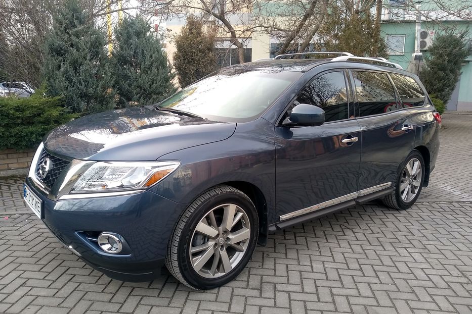 Продам Nissan Pathfinder PLATINUM 7 mest  2016 года в Одессе