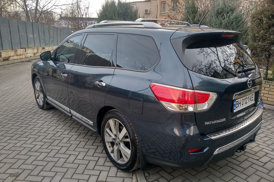 Продам Nissan Pathfinder PLATINUM 7 mest  2016 года в Одессе