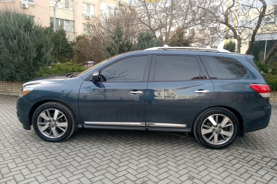 Продам Nissan Pathfinder PLATINUM 7 mest  2016 года в Одессе