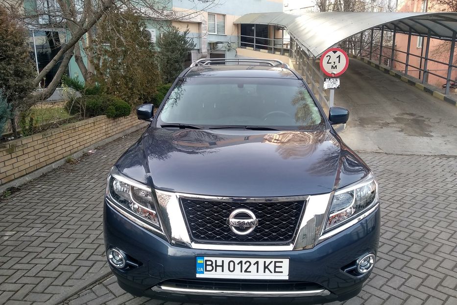 Продам Nissan Pathfinder PLATINUM 7 mest  2016 года в Одессе