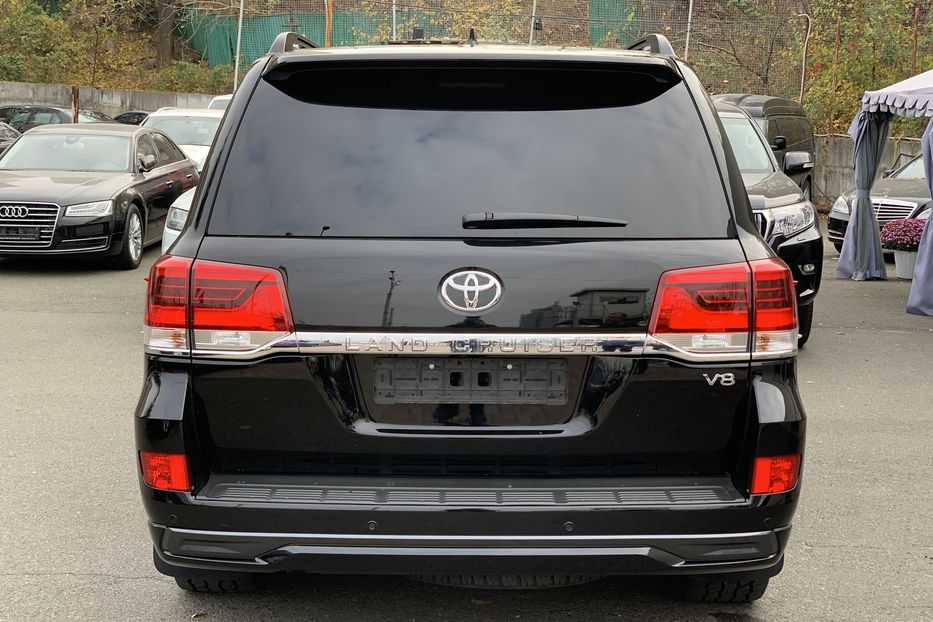 Продам Toyota Land Cruiser 200 VR10 2018 года в Киеве