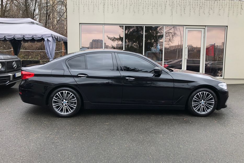 Продам BMW 520 Luxury Line Diesel 2018 года в Киеве