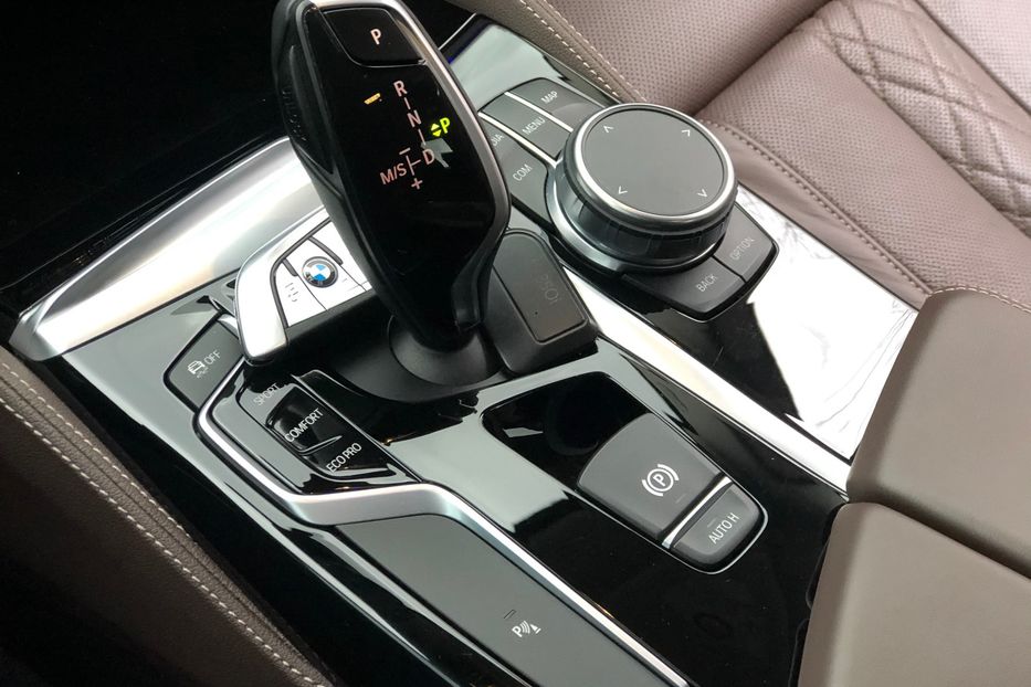 Продам BMW 520 Luxury Line Diesel 2018 года в Киеве