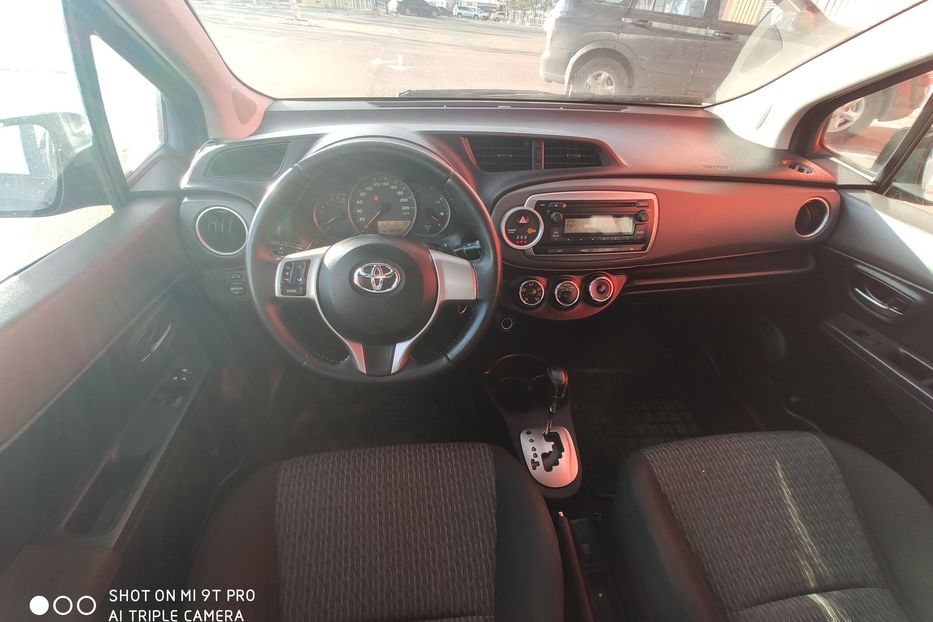 Продам Toyota Yaris АКПП 2015 года в Одессе